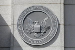 The seal of the U.S. Securities and Exchange Commission (SEC) is seen at their headquarters in Washington, D.C., U.S., May 12, 2021. REUTERS/Andrew Kelly